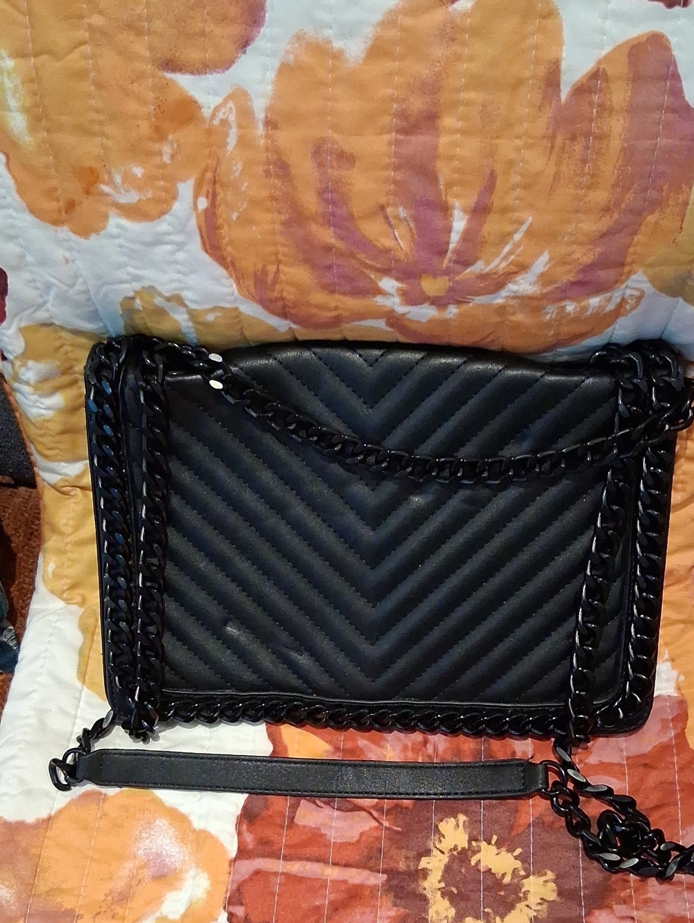 Aldo Black Quilted Chevron Chain Crossbody Bag